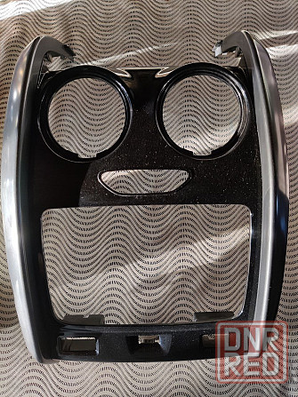 Штатная магнитола с рамкой Рено Дастер 2015 Макеевка - изображение 2
