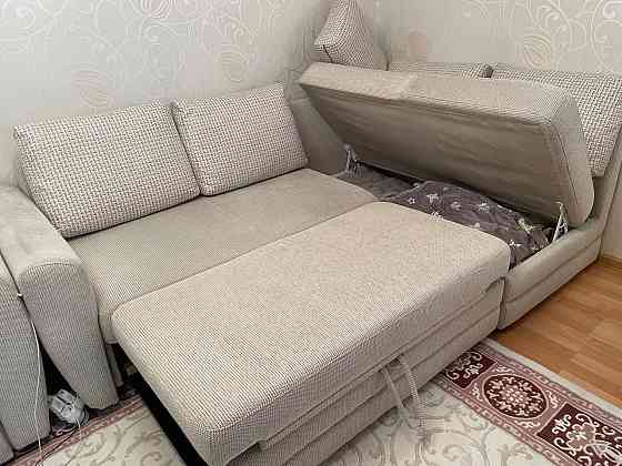 Продам угловой диван с коробом , качественный. Донецк