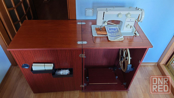 Швейная машинка Чайка 142М Донецк - изображение 1