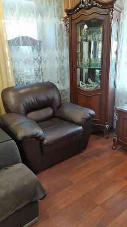 продаю мягкое объемное кожаное кресло,Италия,цвет коричневый,пользовались мало,просто стояло,дефекто Донецк