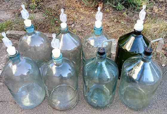 Стеклянная бутыль 20 литров в комплекте с гидрозатвором Горловка