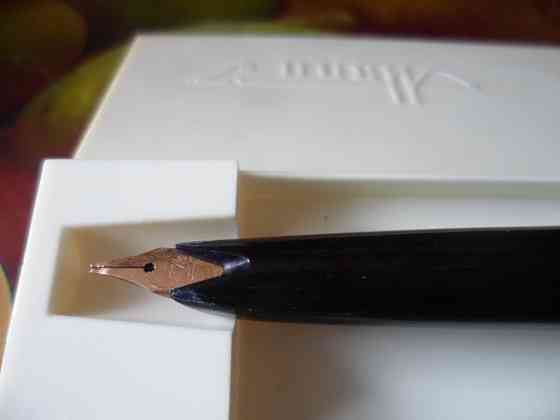 Ручка перьевая с золотым пером. Енакиево