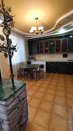 Продам дом 2оо кв.м, в 2х уровнях, дизайнерский ремонт,земли 11 соток Донецк