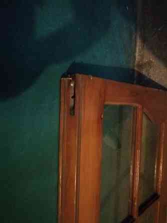 Дверь деревянная остеклённая для зала из двух частей Донецк