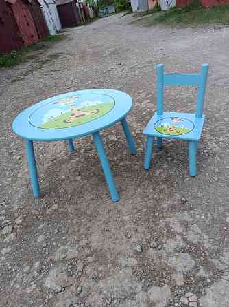 Продам комплект детский столик и 2 стульчика Донецк