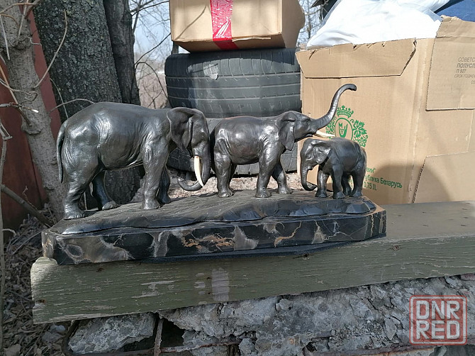 Бронзовая скульптура. семья слонов. патинированная подписная.19 век. Донецк - изображение 1