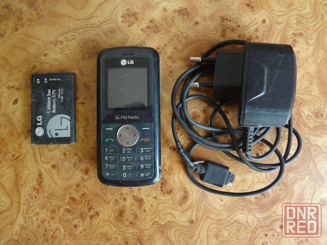 Мобильный телефон LG с FM-радио и зарядкой Луганск - изображение 1