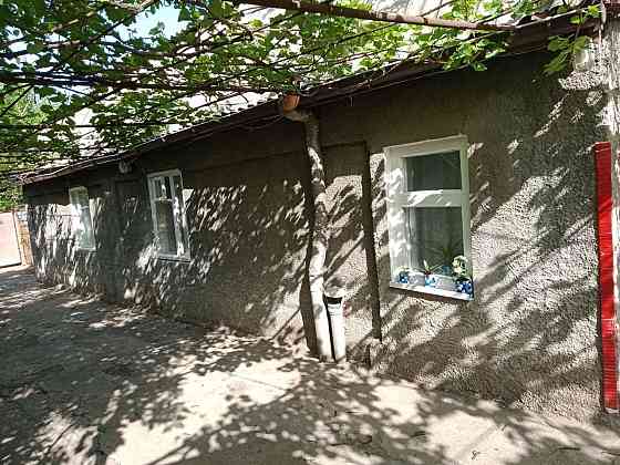 Продаётся 2 дома на одном участке, 70 м2 и 30 м2 Донецк