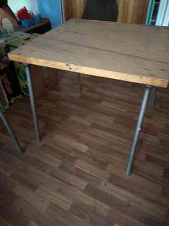 Продам мебель стол деревянный и стулья б/у для дома, дачи, кафе Харцызск
