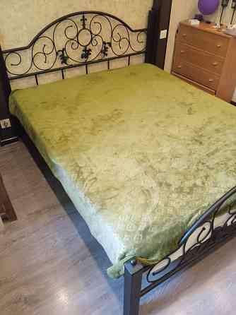 Продам кровать 160*200 с матрасом средней жосткости Донецк