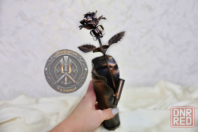 Кованые розы из снарядов. Роза Донбасса. Роза мира Донецк - изображение 1