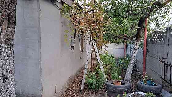 Продам дом со всеми удобствами в Ленинском районе Донецк