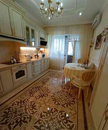 Стильная просторная квартира в центре Донецк