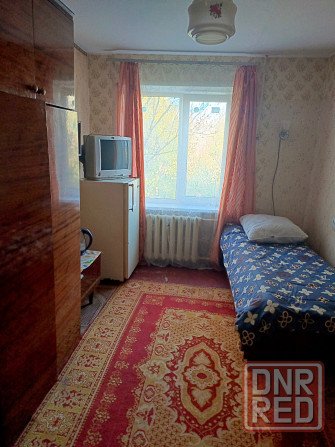 Сдам однокомнатную квартиру в Ильичевском районе. Цена 8000 руб плюс коммуналка. Предоплата 50% Мариуполь - изображение 1