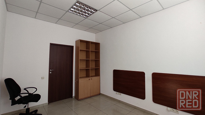Сдам офисное помещение 300 м2 в Калининском р-не, кабинетная система. Ремонт, мебель. Донецк - изображение 4