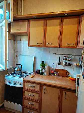 Продам 3-х комнатную квартиру на Дружбе и капитальный гараж во дворе Донецк
