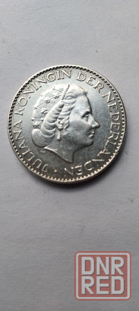 1 гульден 1955 года. Серебряная монета Голландии. Донецк - изображение 2