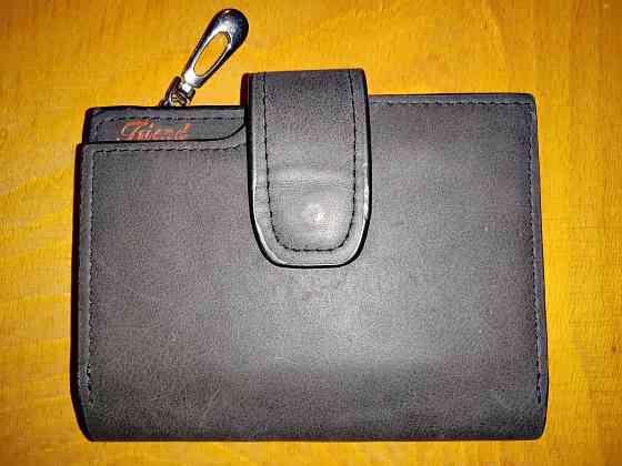 Портмоне новые , две штуки , кожзаменитель . Макеевка