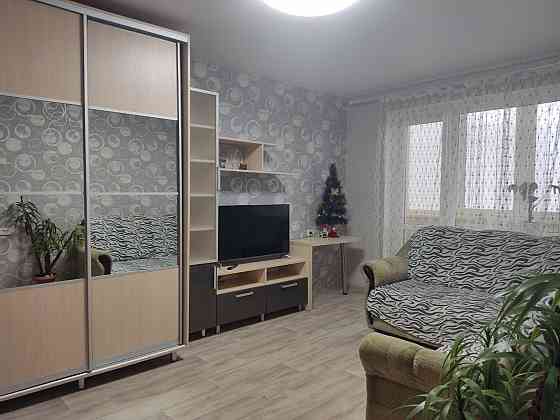 Посуточно.Вода постоянно.2-х комнатная квартира.Центр Калининского района.Больница Калинина Донецк