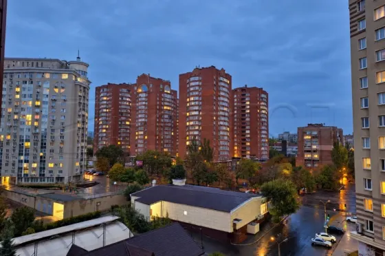 Продажа большой квартиры с видом на город в жк "Замковый" Донецк