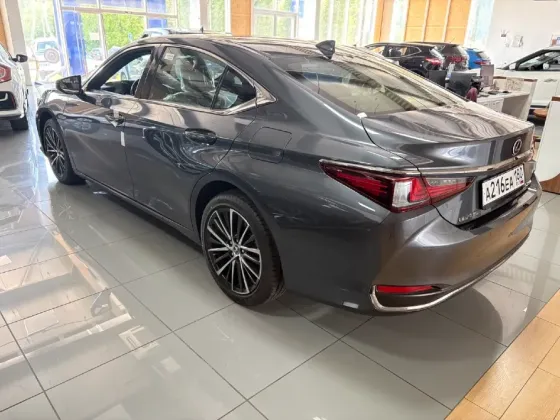 Lexus ES250 2022г. Макеевка