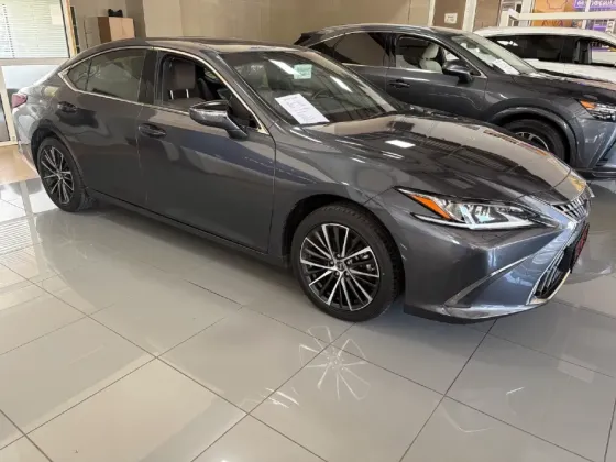 Lexus ES250 2022г. Макеевка