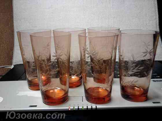 Старинная посуда для спиртных напитков. Цветное стекло.Штоф, рюмочки. Донецк