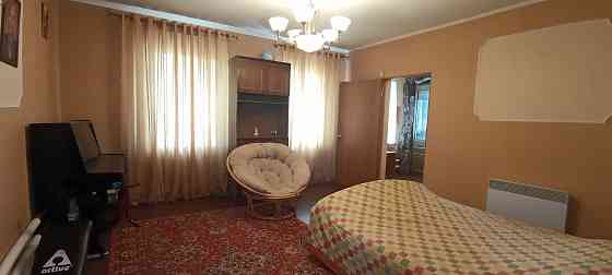 Продам дом в Киевском р-не. Две спальни .Эл. Автономное отопление. Санузел, душ в доме. Ремонт. Донецк