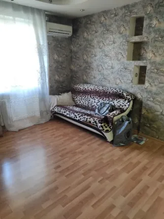 Оплата по факту заселения. Вода24/7. Сдам 2к.кв. Буденновский район, Майский рынок, Нижнекурганская. Донецк