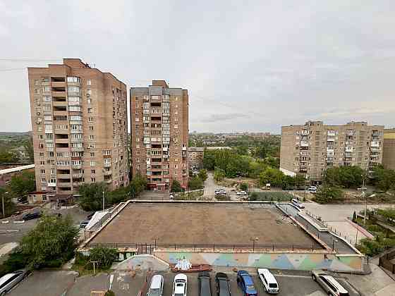 Продам двухуровневую квартиру, в закрытом жк , в центре города, рядом с Набережной, бул. Школьный Донецк