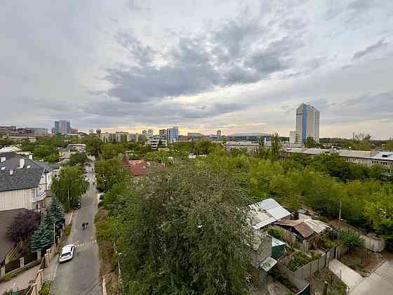 Продам двухуровневую квартиру, в закрытом жк , в центре города, рядом с Набережной, бул. Школьный Донецк