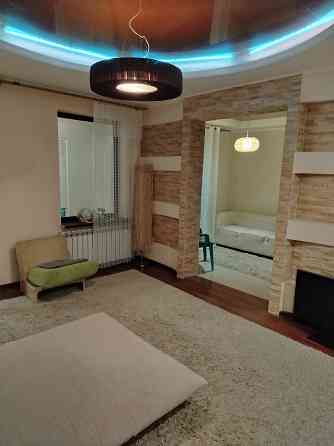 Продам 2 х ком с евро-ремонтом Калининский рынок Донецк