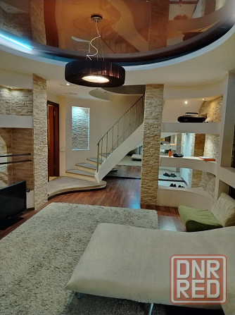 Продам 2 х ком с евро-ремонтом Калининский рынок Донецк - изображение 1