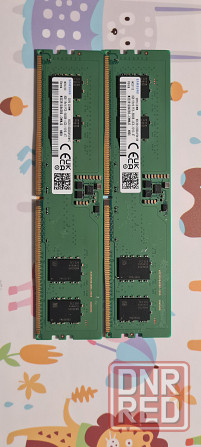 Память DDR5 Samsung 8 Гб 2е планки 5600Mh M323R1GB4DB0-CWMJD Макеевка - изображение 2