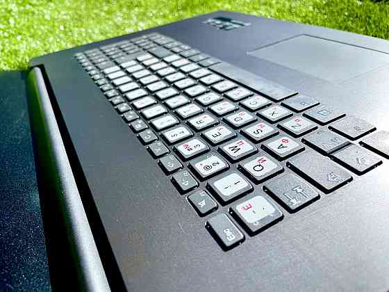 Ноутбук 17.3" FullHD Lenovo 81B6 (Intel Core i3 6006U / 8GB / Intel(R) HD Graphics 520 (1GB) / 128 Донецк