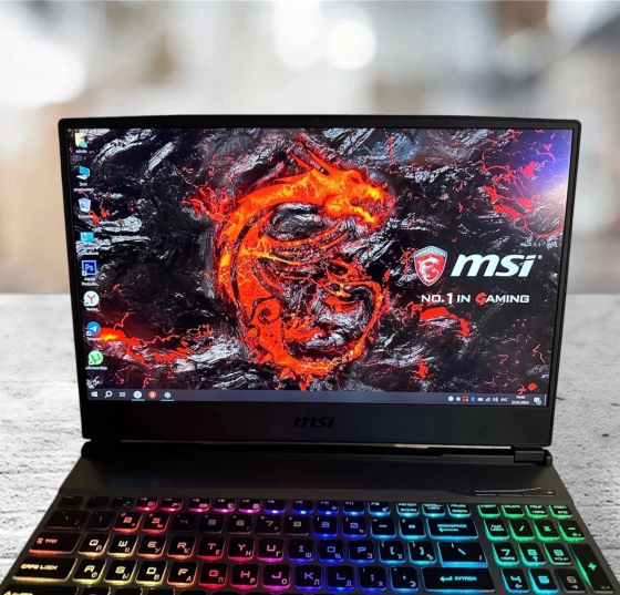Продам Мощный Ноутбук с Большим Экраном 17.3 MSI Донецк
