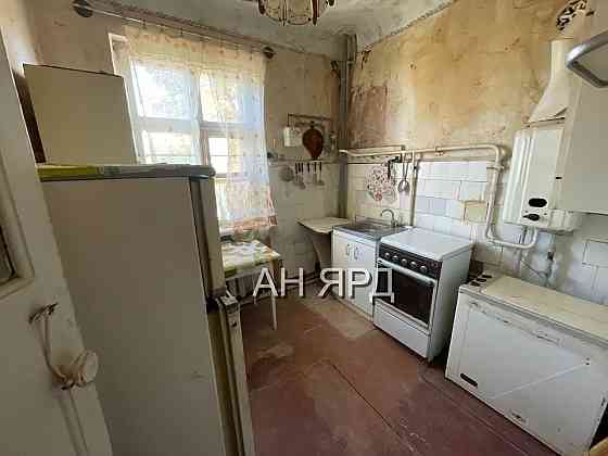Продам 3 комнатную квартиру с гаражом в центре города цгр Пересечение Орджоникидзе и Менжинского (о Макеевка