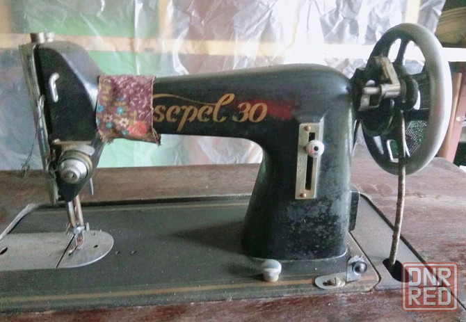 Швейная антикварная машинка Csepel 30 с ножным приводом Макеевка - изображение 2