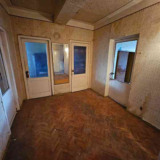 Продажа 2-х комнат из 4-х комнатной квартиры, Ворошиловский р-н, бульвар Шевченко, Обкомовский дом. Донецк