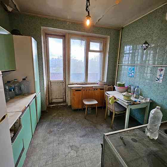 Продажа 2-х комнат из 4-х комнатной квартиры, Ворошиловский р-н, бульвар Шевченко, Обкомовский дом. Донецк