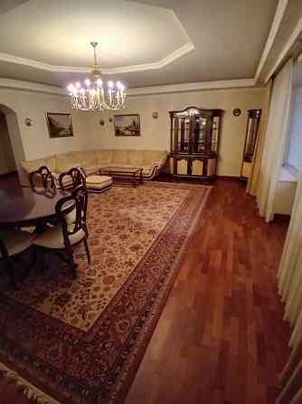 Продам 4 х ком квартиру 170 м2 пл ленина Донецк