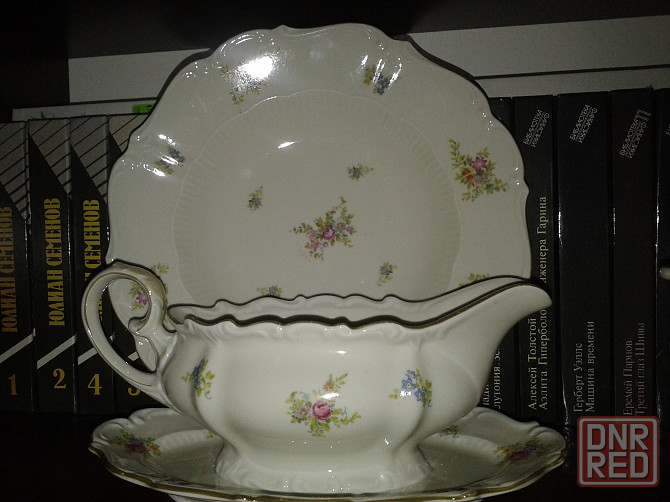 Соусник на подставке и тарелка.Старая Германия.Мейсенские цветы. Донецк - изображение 1