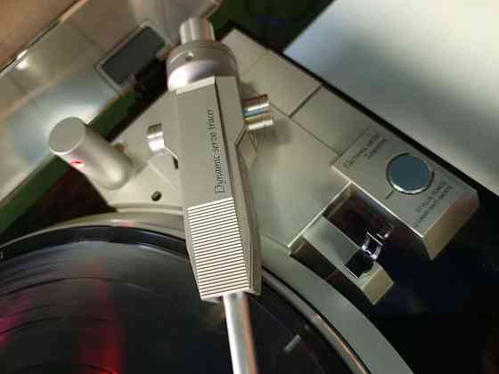 Проигрыватель винила"Denon"-DP-47F Донецк