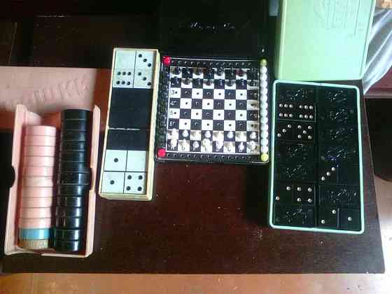 Настольные игры,шашки ,домино, шахматы ссср 42*42см в отл.сост Донецк