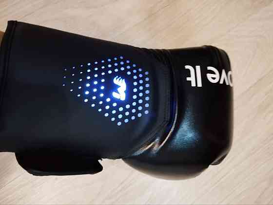 Продам умные боксёрские перчатки Move It Донецк