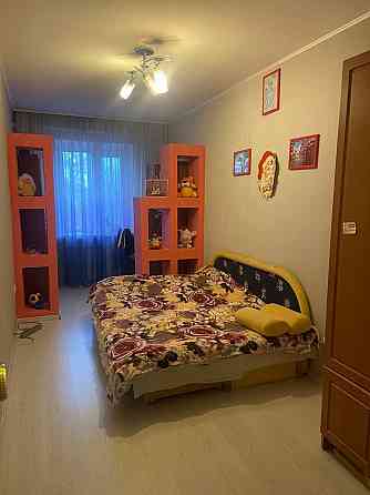Продается трехкомнатная квартира Мариуполь