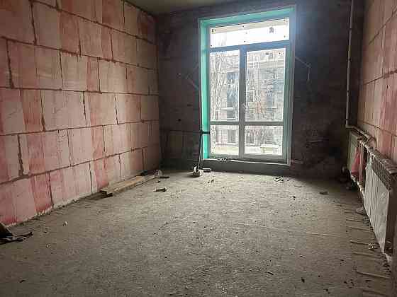 Продам 2 комнатную сталинку Мариуполь