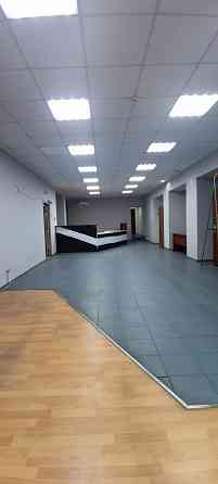 Продам помещение 190 м² в Ворошиловском р-не. Отдельный вход. Первая линия. Ремонт. Донецк