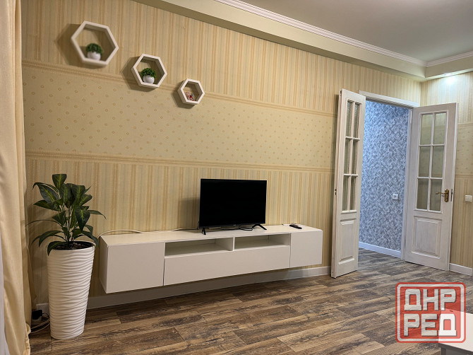 Посуточно 2-к. кв по центральной ул. Ленина, Пушка Макеевка - изображение 2