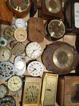 Старые нерабочие часы на запчасти или восстановление. Макеевка